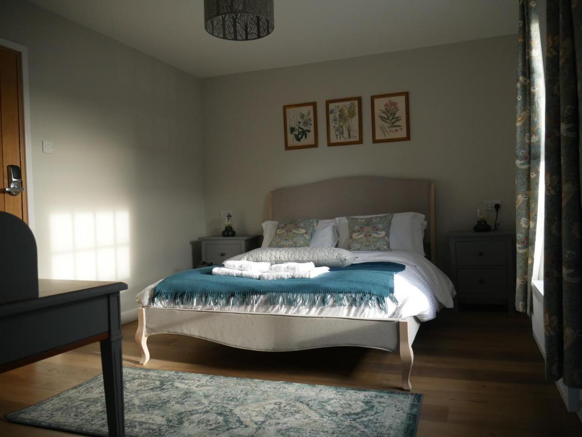 Готель The Fox And Hounds Whittlebury Екстер'єр фото