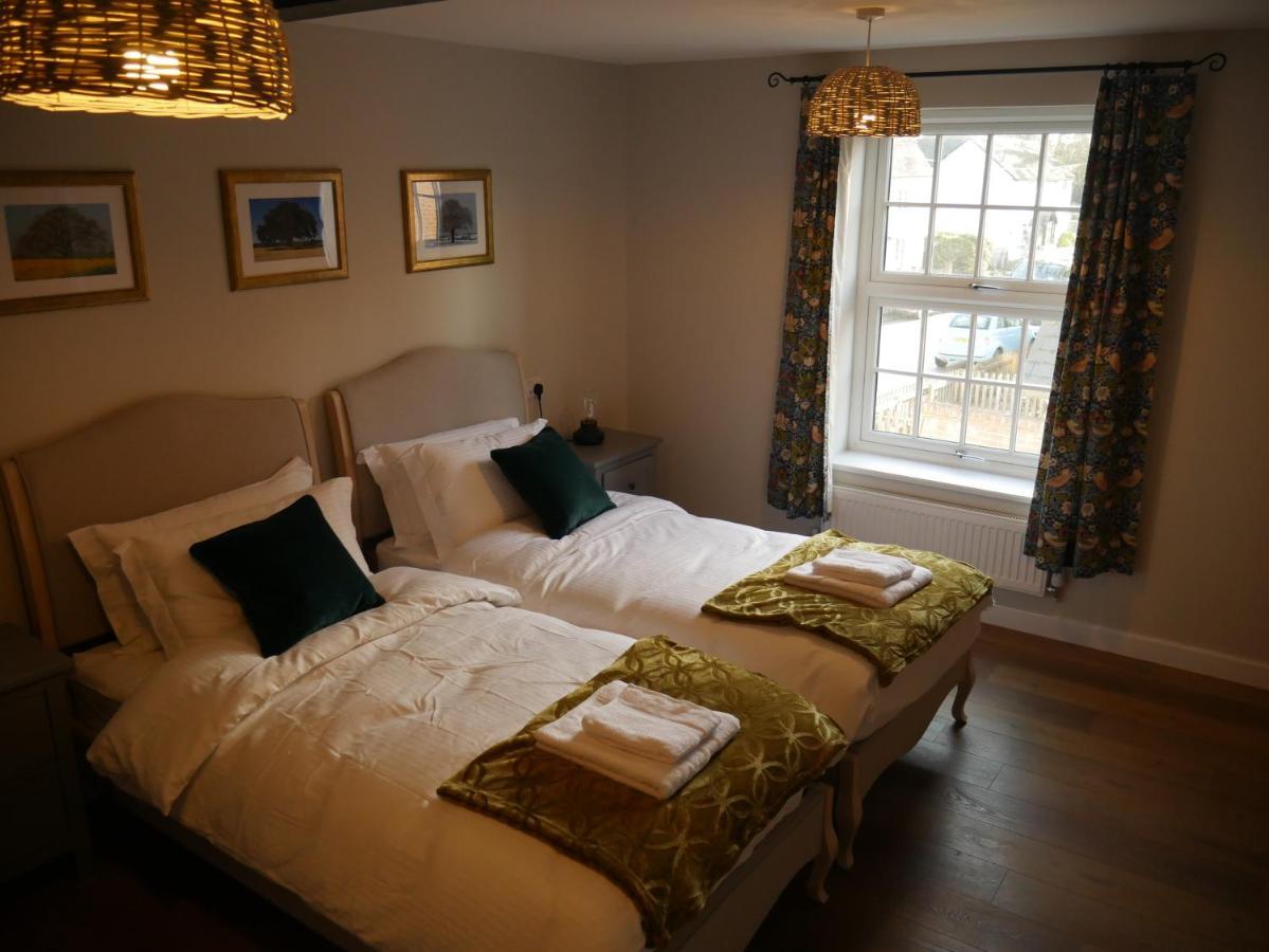 Готель The Fox And Hounds Whittlebury Екстер'єр фото